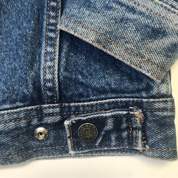 Vintage Gap Jean Jacket, Size 4 (XS). - Picture 3 of 6